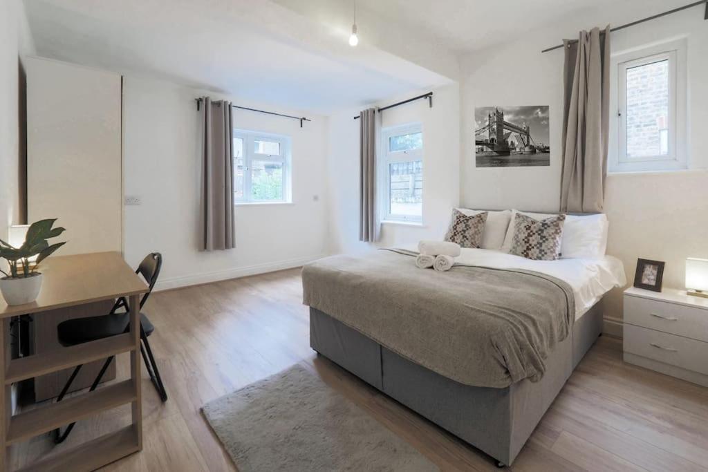 Appartamento 2 Bed Flat In Heart Of Kilburn With Full Kitchen